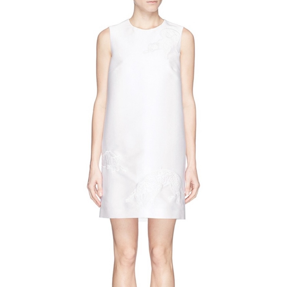 TIGER EMBROIDERY DUCHESS SATIN SHIFT 
DRESS WHITE